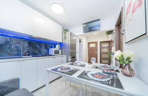 Mirow Apartamento | UNITApartament Short Rent Apartment in Warsaw by Metro Station Rondo ONZ Apart with 3bedrooms 22