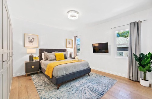 Studio City Cama Y Desayuno | Universal Studios Villa with Pool & Guesthouse