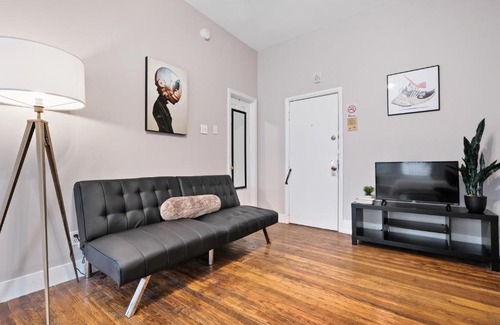Spruce Hill Apartamento | University City, Chic Studio Apartment by A.C.T.