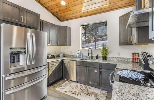 Wears Valley Cabina | Unobstructed Mountain Views | Heated Indoor Pool
