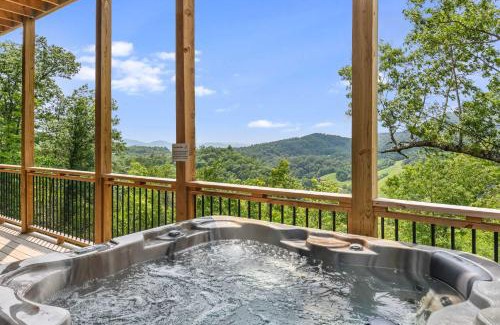 Wears Valley Casa | Unobstructed Panoramic Mountain Views