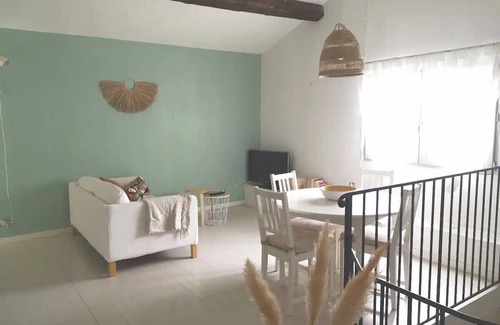 Gambetta Apartamento | Unoverlooked apartment - garden view