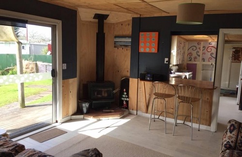 Foxton Beach Casa | Disfruta de un kiwiana bach tradicional