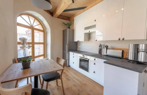 Buhlau Apartamento | Unterkunft mit Kamin, Whirlpool und Sauna