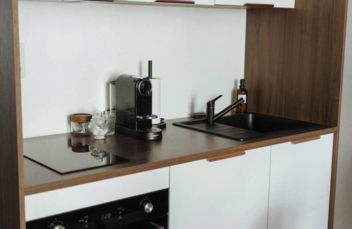 Uzerche Apartamento | Unusual, exotic adventure.
