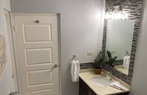 Barbican Apartamento | Unwind and de-stress at this private retreat in the heart of uptown Kingston.