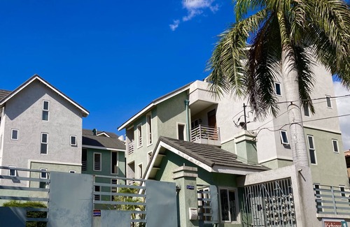 Barbican Apartamento | Unwind and de-stress at this private retreat in the heart of uptown Kingston.