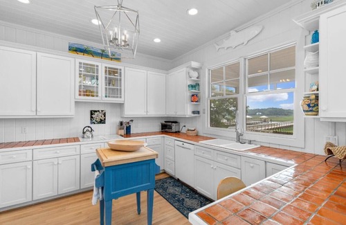 Pawleys Island Casa | Unwind and Indulge at Five Stars Beach Home
