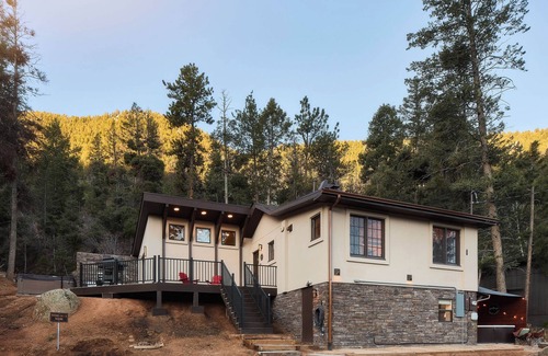 Cascade-Chipita Park Casa | Unwind and Rejuvenate: Discovering the Retreat at Rockies Ranch