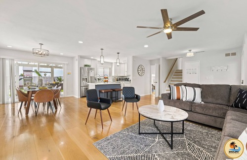 San Carlos Casa | Unwind at this Superb Home: Pool, Views, Games!