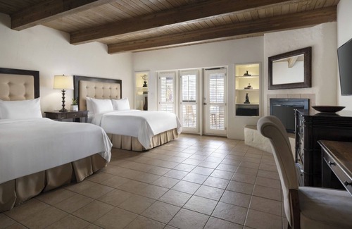 Borrego Springs Hotel | Unwind in 2 Luxe Rooms with Gourmet Dining at Tranquil Desert Oasis