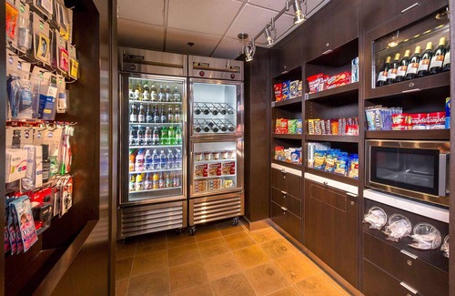 Durham Hotel | Unwind in 4 Classic Units W/ FREE Parking in Durham! Pets Allowed, Pool!