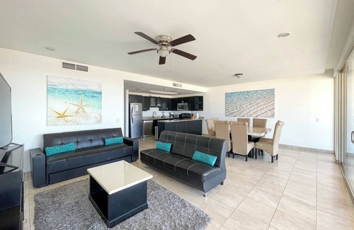 Las Conchas Condominio | Unwind in a Modern Condo with Stunning View #303