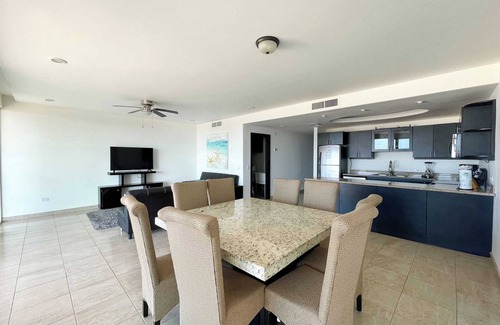Las Conchas Condominio | Unwind in a Modern Condo with Stunning View #303