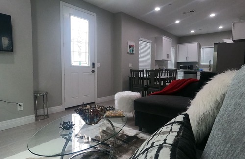 San Bernardino Casa | Unwind in insta-worthy Style: Dream Getaway Awaits! Private! Luxury Redefined!
