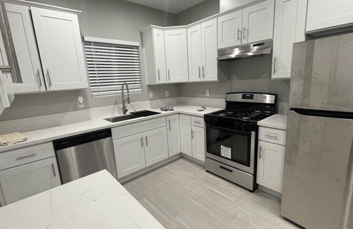 San Bernardino Casa | Unwind in insta-worthy Style: Dream Getaway Awaits! Private! Luxury Redefined!