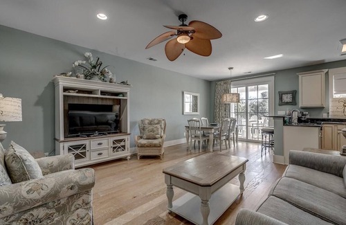 Windy Hill Villa | Unwind in Style: Luxury 2 Bdrm Townhome Sleeps 8