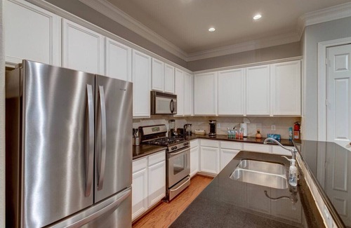 Lazybrook/Timbergrove Casa | Unwind in this cozy central home