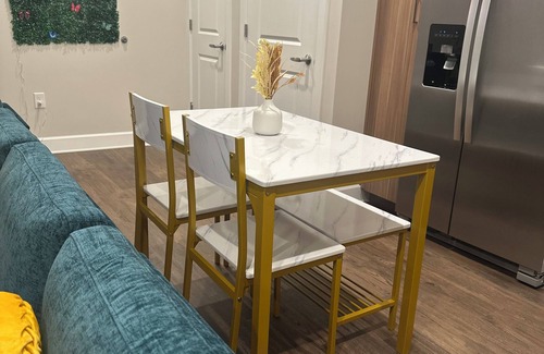 Eighth Avenue Apartamento | Unwind in this tranquil, stylish one-bedroom in the heart of Nashville.