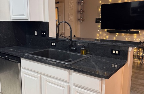 Arlington Casa | Unwind in Tranquility Lake POOL Jet Steam shower High speed Internet