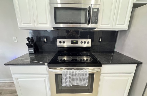 Arlington Casa | Unwind in Tranquility Lake POOL Jet Steam shower High speed Internet