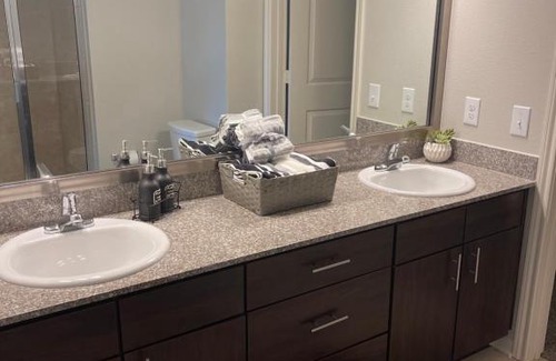 Lazybrook/Timbergrove Apartamento | Unwind oasis