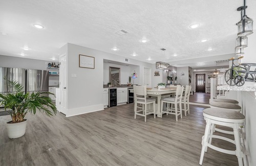 Seven Coves Casa | Unwind on the Deck - Steps from the Lake!