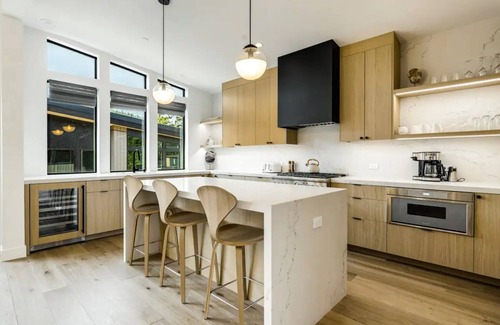 Olympic Valley Cabina | Lux Spacious Palisades Tahoe Home | Beautifully Decorated| Spacious Decks