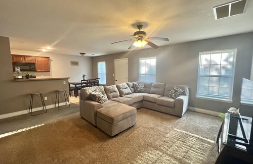 Waynesville Casa | Unwind, Recharge, Repeat: Your Cozy Retreat Awaits. Only 8 miles from FLW