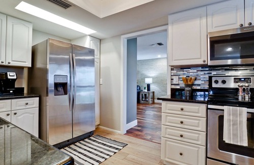Trailer Estates Casa | 🏖 Unwind & Relax Bay View NEW GAME ROOM Heated Pool Close to Beaches