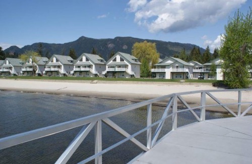 Sicamous Casa | En juego 20-27 de julio - Lake Property