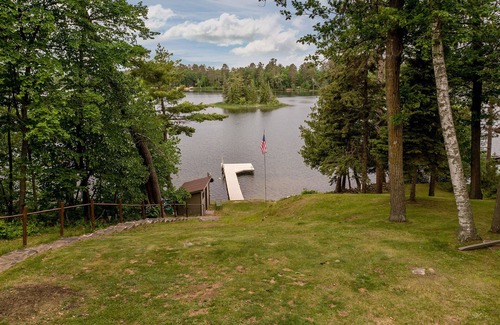Hackensack Casa | Vista de la isla Birch Lake House
