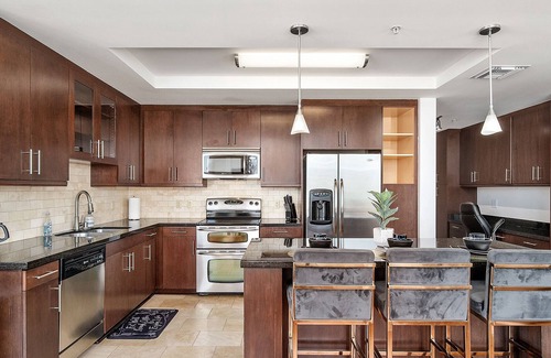 Commerce Apartamento | Up scale Home downtown LA with Staplescenter views