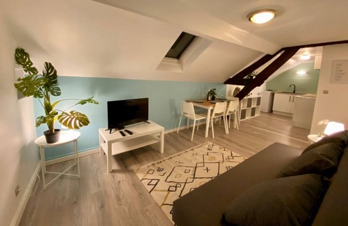 Nevers Apartamento | Up there!