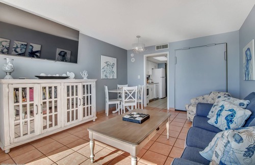 Atlantic Beach Condominio | Updated 1 BR Oceanfront Condo in Baywatch!