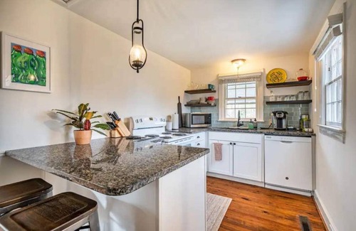 Winston - Salem Casa | Updated 1BR cottage on private acre+ lot