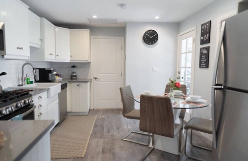 Grandview Casa | UPDATED 1BR *HOUSE* in GLENDALE with PRIVATE FENCED YARD (p55)