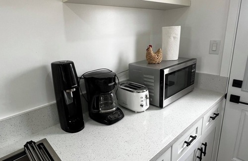 New Cuyama Apartamento | Updated 1BR w/ Kitchen, Fast WiFi + Highway Access Near Carrizo Plain