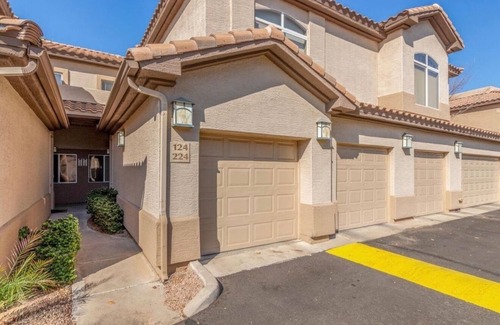 Superstition Lakes Condominio | Updated 2 bedroom 2 bathroom condo - Golf Course View - Excellent Location