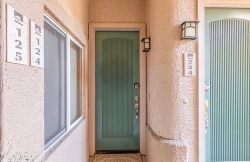 Superstition Lakes Condominio | Updated 2 bedroom 2 bathroom condo - Golf Course View - Excellent Location