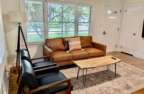 Apex Casa | Updated 2-bedroom Ranch in Downtown Apex
