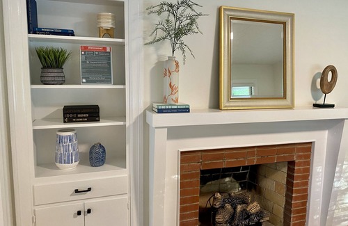 Apex Casa | Updated 2-bedroom Ranch in Downtown Apex