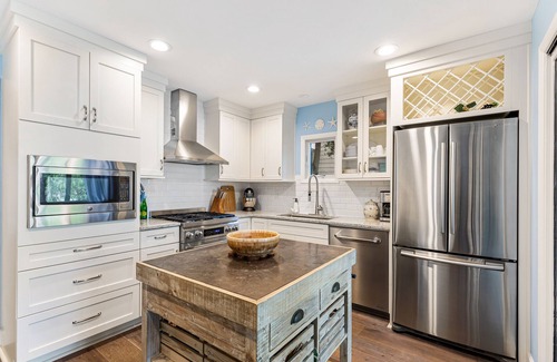 Spinnaker Beachhouses Casa | Updated, 3BR End Unit Spinnaker w/ Beach Boardwalk Access Across Street! Amenity Cards!