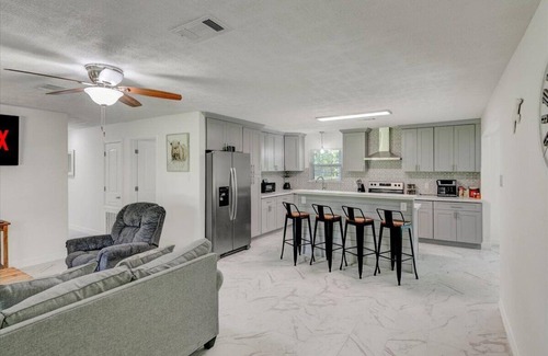 Lakeview  Jefferson County Casa | Updated 4 bedroom home in Oragnefield