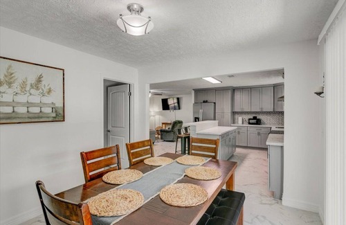 Lakeview  Jefferson County Casa | Updated 4 bedroom home in Oragnefield