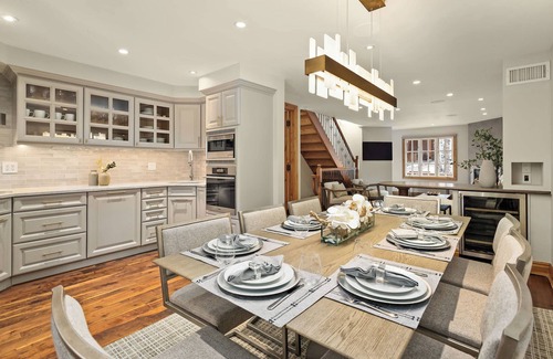 Downtown Casa | Updated 4 BR, 4.5 BA, 1 Block from Gondola!