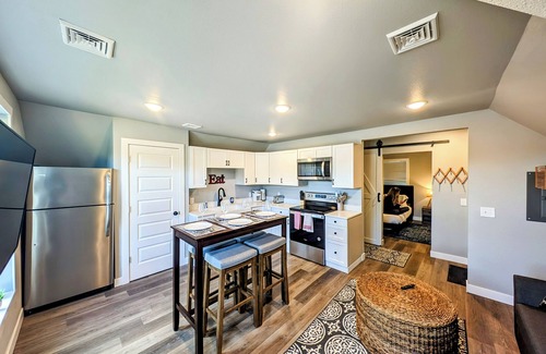 Custer Casa | Updated 4BR Home, Family Friendly, Steps to Custer Shops & 30 Min to Mt Rushmore