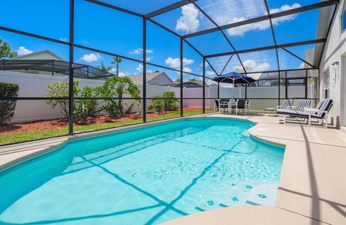 Lake Berkley Casa | Actualizado 5/3 en el lago Berkley, piscina orientada al sur, sala de juegos, apto para familias