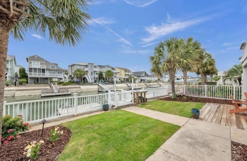 Ocean Isle Beach Casa | Updated 5 BR Canal Home, Short Walk To Beach!