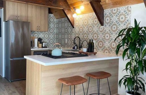 Wrightwood Cabina | Updated A-Frame, Steps to Village